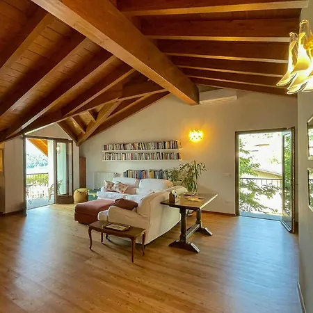 Attic With Panoramic View Of Appartement