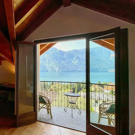 Attic With Panoramic View Of Appartement *